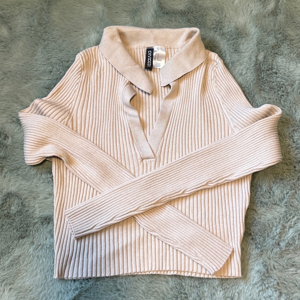 H&M ribbed knit cropped v neck sweater medium (fits as small)